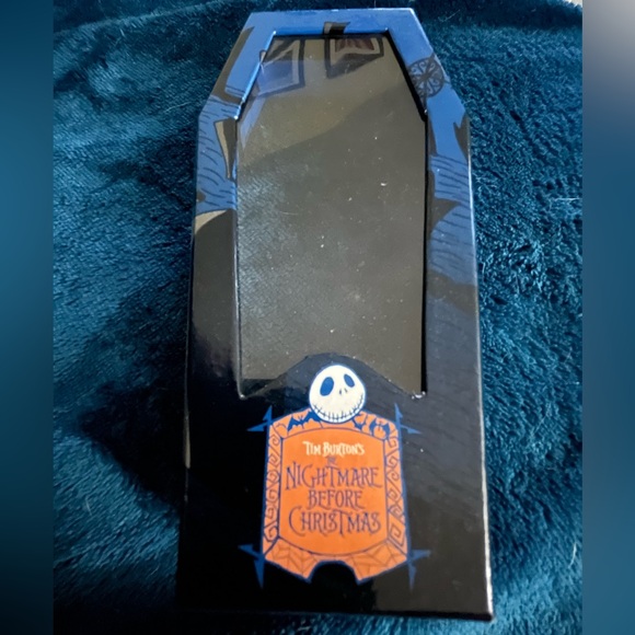 Nightmare Before Christmas necklace and ring set in original coffin box - Picture 5 of 7